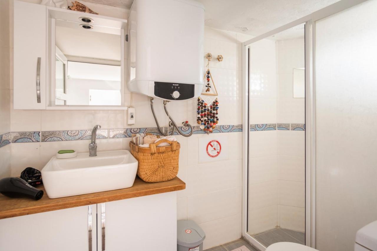 Central, Cozy, 15 Min Walk To The Beach, Fast Wi-Fi, Free Parking, 4Ppl Bodrum Esterno foto