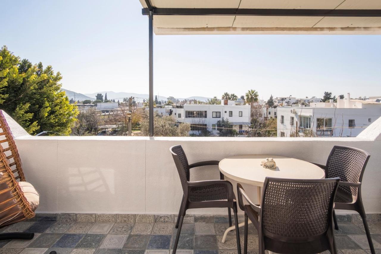 Central, Cozy, 15 Min Walk To The Beach, Fast Wi-Fi, Free Parking, 4Ppl Bodrum Esterno foto