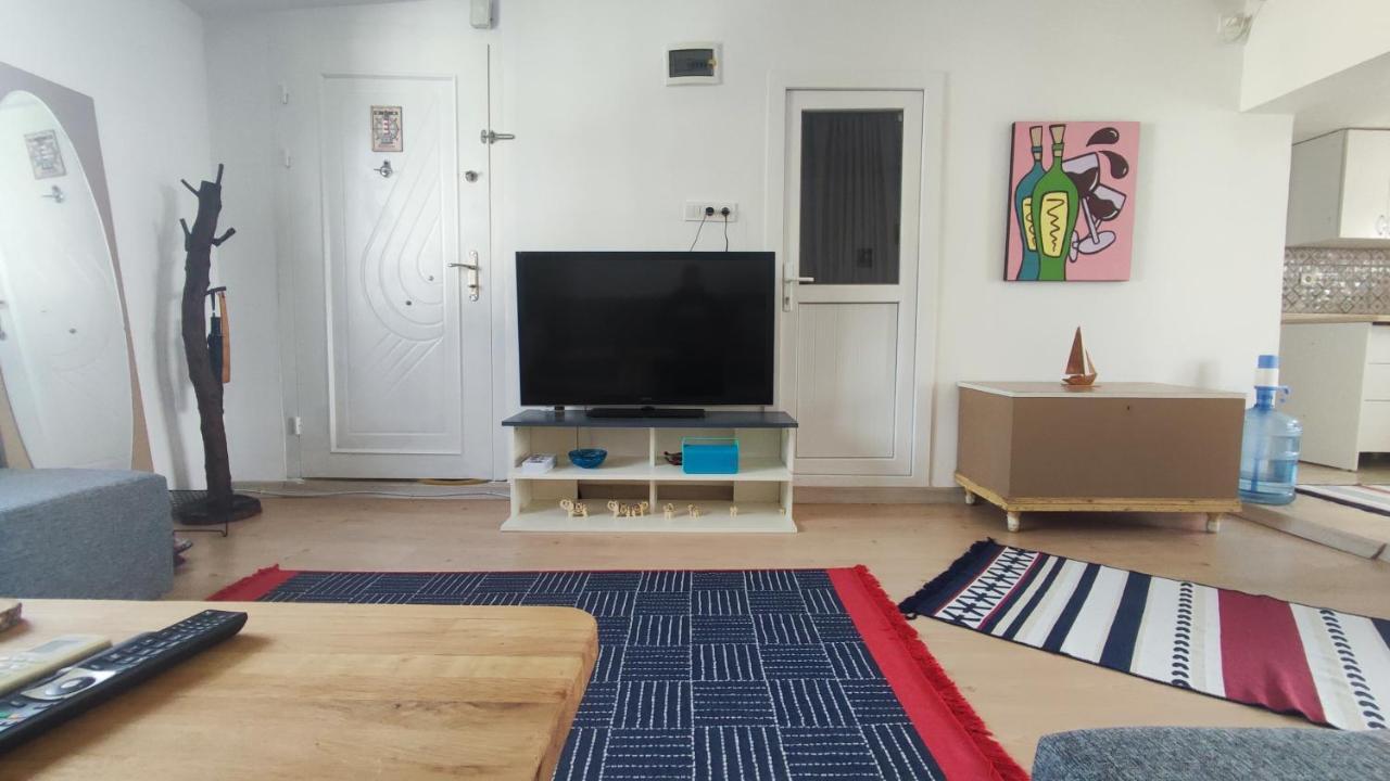 Central, Cozy, 15 Min Walk To The Beach, Fast Wi-Fi, Free Parking, 4Ppl Bodrum Esterno foto