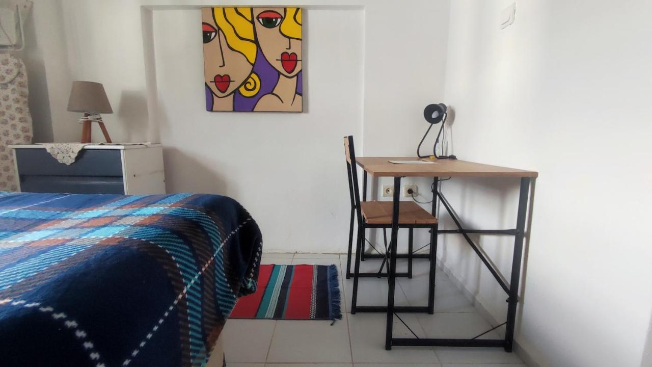 Central, Cozy, 15 Min Walk To The Beach, Fast Wi-Fi, Free Parking, 4Ppl Bodrum Esterno foto