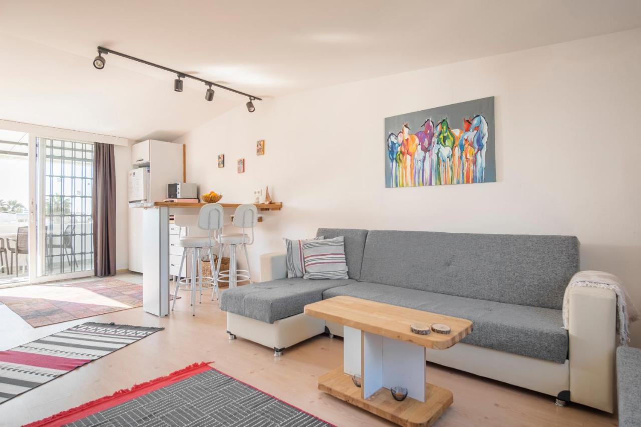 Central, Cozy, 15 Min Walk To The Beach, Fast Wi-Fi, Free Parking, 4Ppl Bodrum Esterno foto