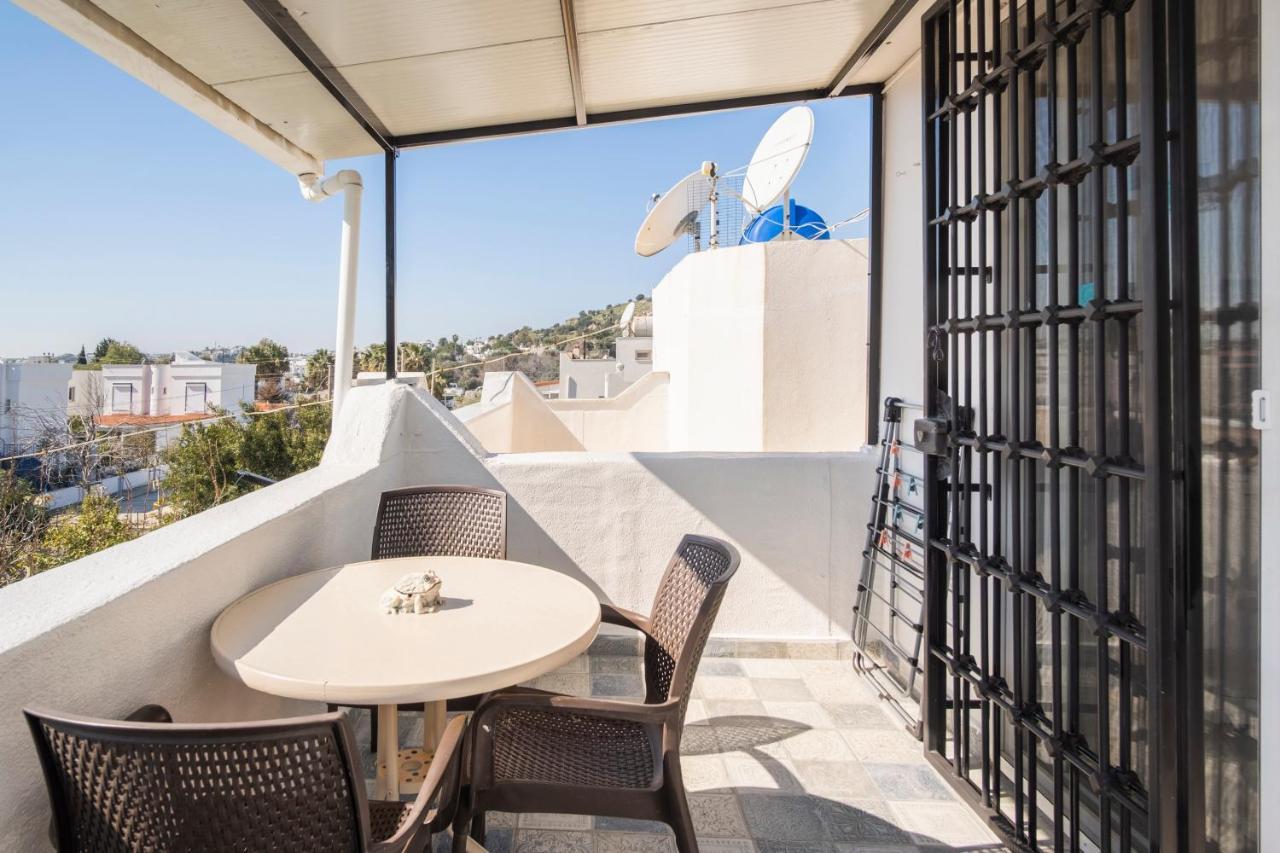 Central, Cozy, 15 Min Walk To The Beach, Fast Wi-Fi, Free Parking, 4Ppl Bodrum Esterno foto