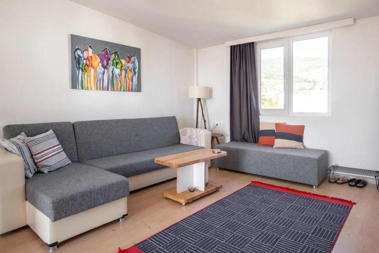 Central, Cozy, 15 Min Walk To The Beach, Fast Wi-Fi, Free Parking, 4Ppl Bodrum Esterno foto